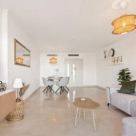 Family Friendly 2br In Pool And Padel Fun *